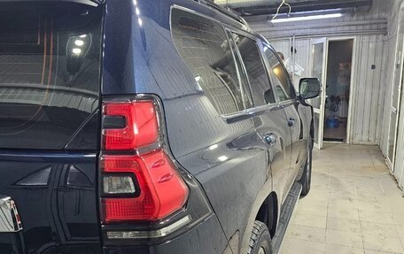 Toyota Land Cruiser Prado 150 рестайлинг 2, 2017 год, 5 750 000 рублей, 6 фотография