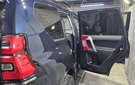Toyota Land Cruiser Prado 150 рестайлинг 2, 2017 год, 5 750 000 рублей, 8 фотография