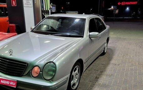 Mercedes-Benz E-Класс, 2000 год, 580 000 рублей, 1 фотография