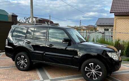 Mitsubishi Pajero IV, 2011 год, 2 200 000 рублей, 3 фотография