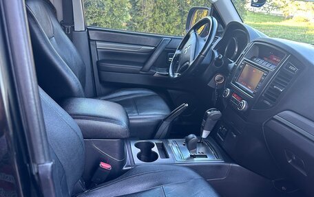 Mitsubishi Pajero IV, 2011 год, 2 200 000 рублей, 13 фотография