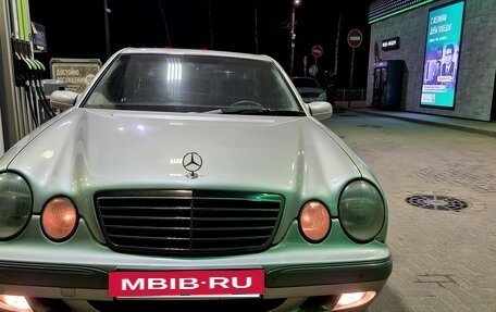 Mercedes-Benz E-Класс, 2000 год, 580 000 рублей, 4 фотография