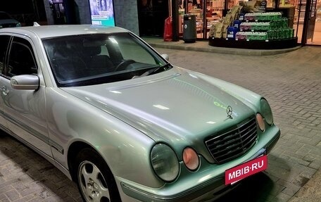 Mercedes-Benz E-Класс, 2000 год, 580 000 рублей, 3 фотография