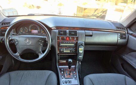 Mercedes-Benz E-Класс, 2000 год, 580 000 рублей, 12 фотография