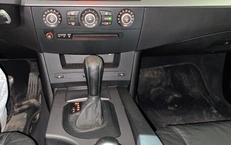 BMW 5 серия, 2004 год, 790 000 рублей, 13 фотография