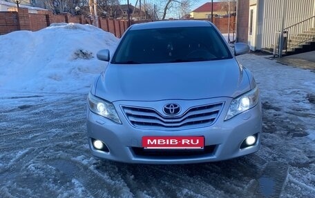 Toyota Camry, 2011 год, 1 250 000 рублей, 2 фотография