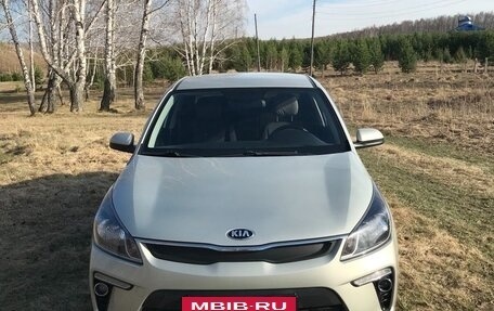 KIA Rio IV, 2018 год, 1 395 000 рублей, 2 фотография