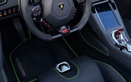 Lamborghini Huracán, 2020 год, 31 000 000 рублей, 18 фотография