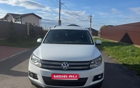 Volkswagen Tiguan I, 2016 год, 2 100 000 рублей, 3 фотография