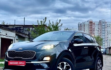 KIA Sportage IV рестайлинг, 2020 год, 2 200 000 рублей, 4 фотография