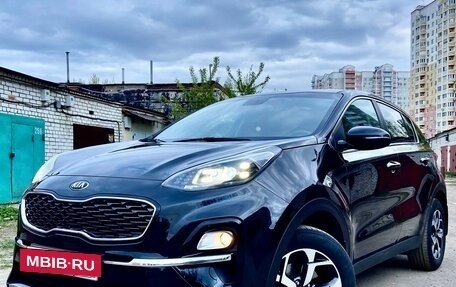 KIA Sportage IV рестайлинг, 2020 год, 2 200 000 рублей, 5 фотография