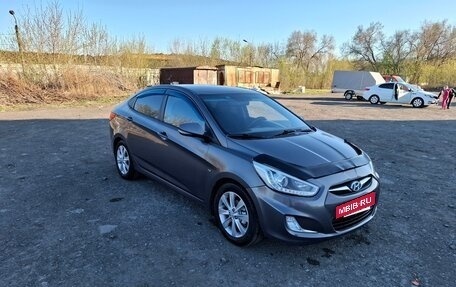 Hyundai Solaris II рестайлинг, 2013 год, 770 000 рублей, 3 фотография