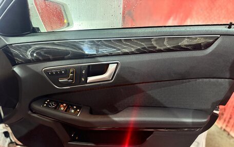 Mercedes-Benz E-Класс, 2013 год, 1 540 000 рублей, 24 фотография
