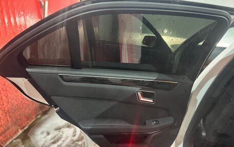 Mercedes-Benz E-Класс, 2013 год, 1 540 000 рублей, 28 фотография