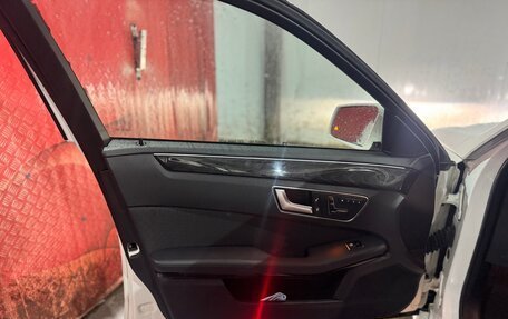 Mercedes-Benz E-Класс, 2013 год, 1 540 000 рублей, 33 фотография