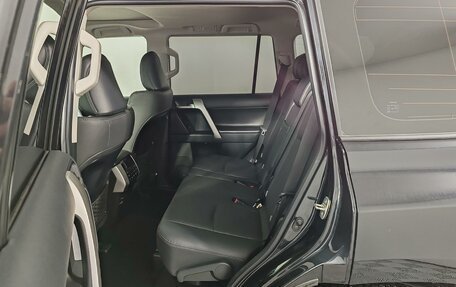 Toyota Land Cruiser Prado 150 рестайлинг 2, 2021 год, 6 750 000 рублей, 11 фотография