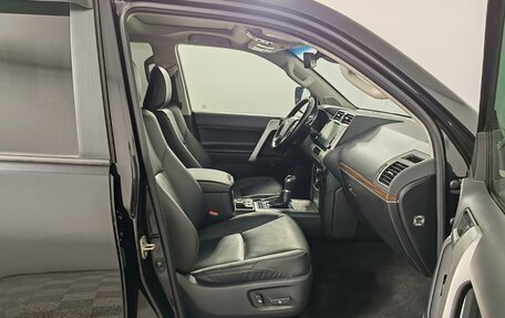Toyota Land Cruiser Prado 150 рестайлинг 2, 2021 год, 6 750 000 рублей, 19 фотография