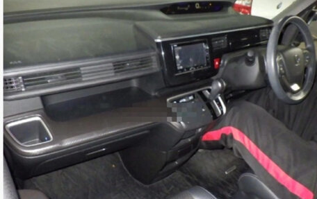 Honda Stepwgn IV, 2021 год, 2 900 000 рублей, 4 фотография