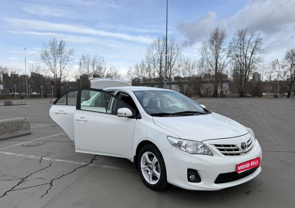 Toyota Corolla, 2013 год, 1 250 000 рублей, 5 фотография