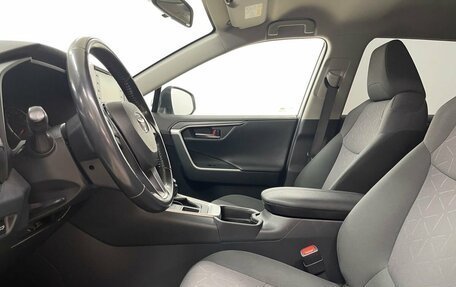 Toyota RAV4, 2019 год, 3 849 000 рублей, 11 фотография