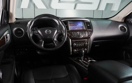 Nissan Pathfinder, 2016 год, 1 949 000 рублей, 6 фотография