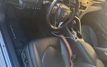 Toyota Camry, 2021 год, 3 250 000 рублей, 9 фотография