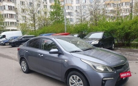 KIA Rio IV, 2018 год, 1 100 000 рублей, 3 фотография