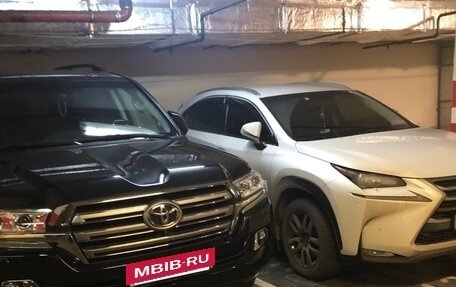 Toyota Land Cruiser 200, 2018 год, 8 250 000 рублей, 4 фотография