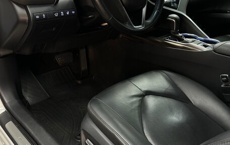 Toyota Camry, 2019 год, 2 900 000 рублей, 9 фотография