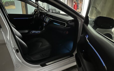 Toyota Camry, 2019 год, 2 900 000 рублей, 10 фотография