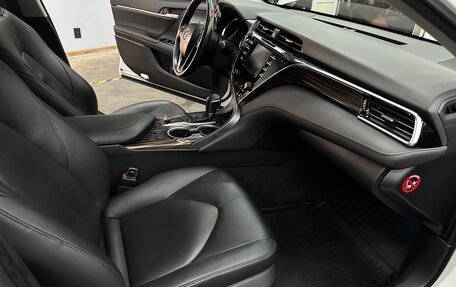 Toyota Camry, 2019 год, 2 900 000 рублей, 23 фотография