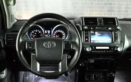 Toyota Land Cruiser Prado 150 рестайлинг 2, 2016 год, 3 750 000 рублей, 15 фотография
