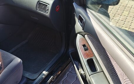 Toyota Avensis III рестайлинг, 1999 год, 300 000 рублей, 2 фотография