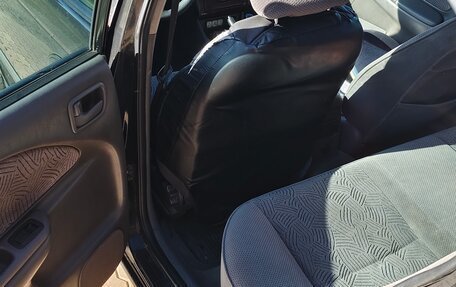 Toyota Avensis III рестайлинг, 1999 год, 300 000 рублей, 9 фотография