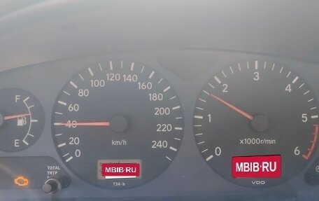 Toyota Avensis III рестайлинг, 1999 год, 300 000 рублей, 8 фотография