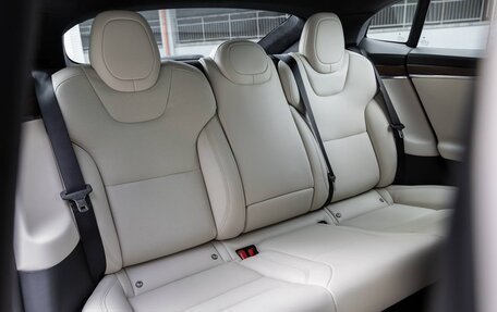 Tesla Model S I, 2021 год, 7 000 000 рублей, 12 фотография