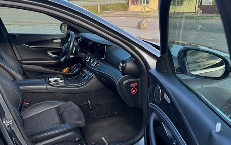 Mercedes-Benz E-Класс, 2019 год, 3 570 000 рублей, 6 фотография