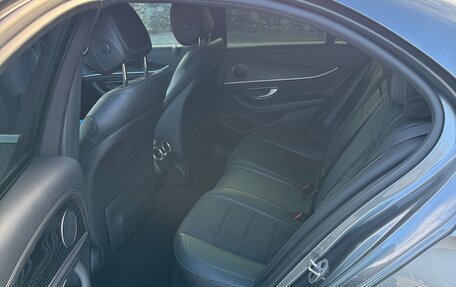 Mercedes-Benz E-Класс, 2019 год, 3 570 000 рублей, 7 фотография