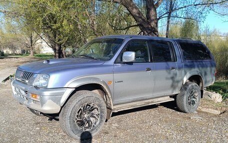 Mitsubishi L200 III рестайлинг, 2000 год, 896 000 рублей, 3 фотография