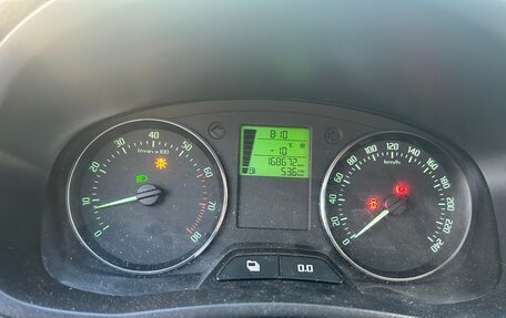 Skoda Fabia II, 2011 год, 700 000 рублей, 6 фотография