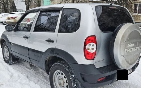 Chevrolet Niva I рестайлинг, 2012 год, 620 000 рублей, 3 фотография