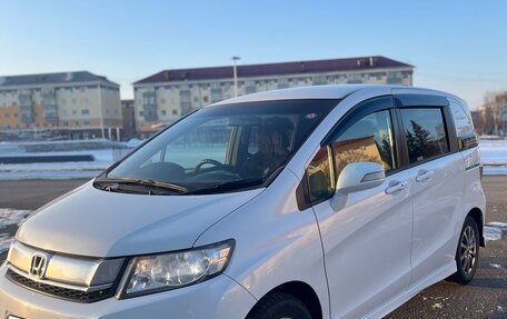 Honda Freed I, 2014 год, 1 300 000 рублей, 2 фотография