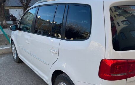 Volkswagen Touran III, 2012 год, 1 370 000 рублей, 2 фотография