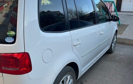 Volkswagen Touran III, 2012 год, 1 370 000 рублей, 3 фотография
