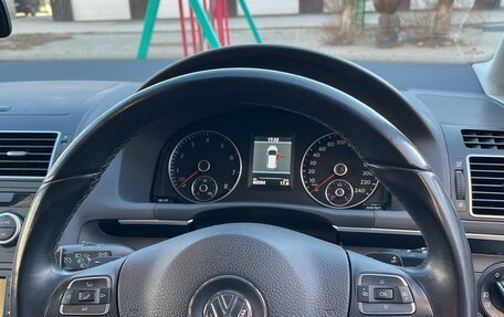 Volkswagen Touran III, 2012 год, 1 370 000 рублей, 5 фотография