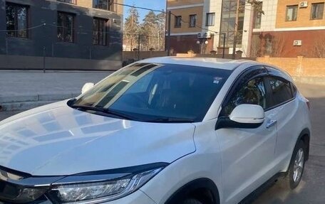 Honda Vezel, 2020 год, 1 890 000 рублей, 1 фотография