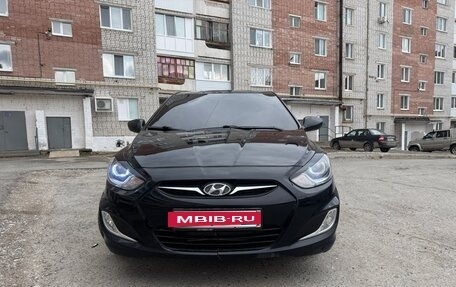 Hyundai Solaris II рестайлинг, 2011 год, 750 000 рублей, 3 фотография
