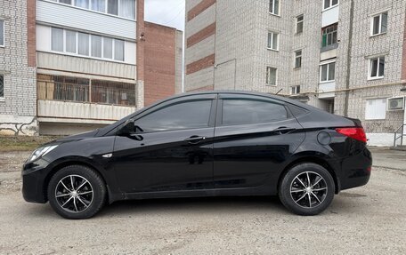 Hyundai Solaris II рестайлинг, 2011 год, 750 000 рублей, 6 фотография