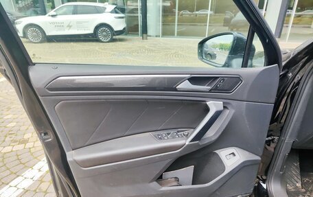 Volkswagen Tiguan II, 2018 год, 2 650 000 рублей, 3 фотография