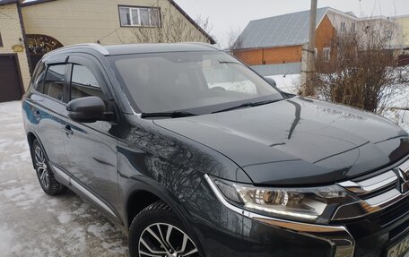 Mitsubishi Outlander III рестайлинг 3, 2017 год, 2 000 000 рублей, 18 фотография